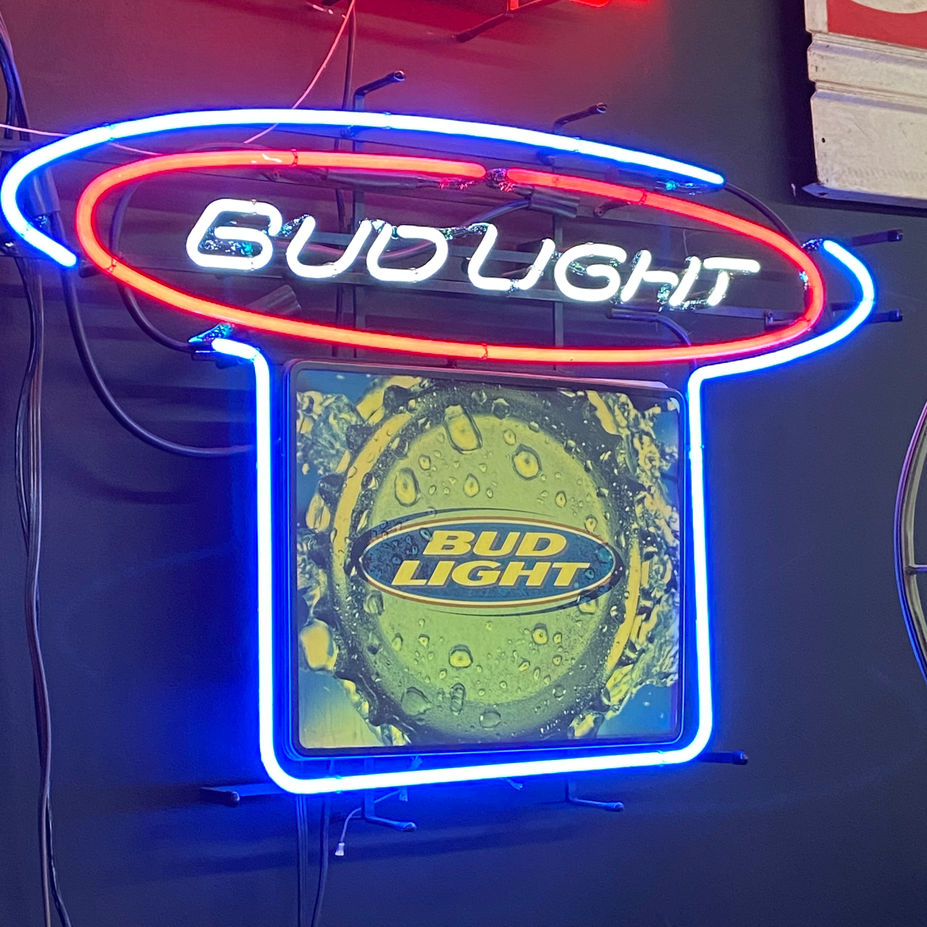 Billards D&L, Bud Light Neon Light