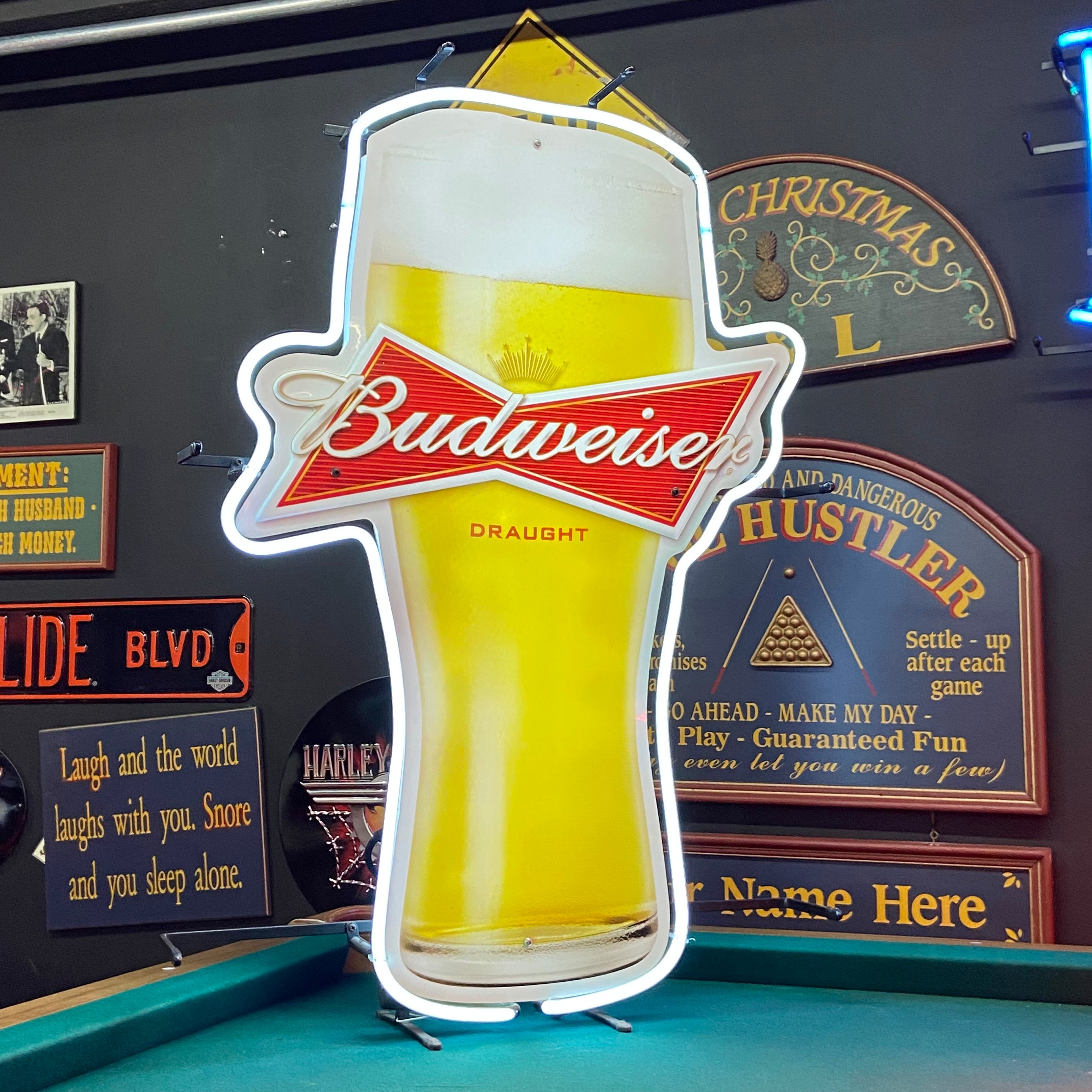 Billards D&L, Budweiser Draught Néon Light